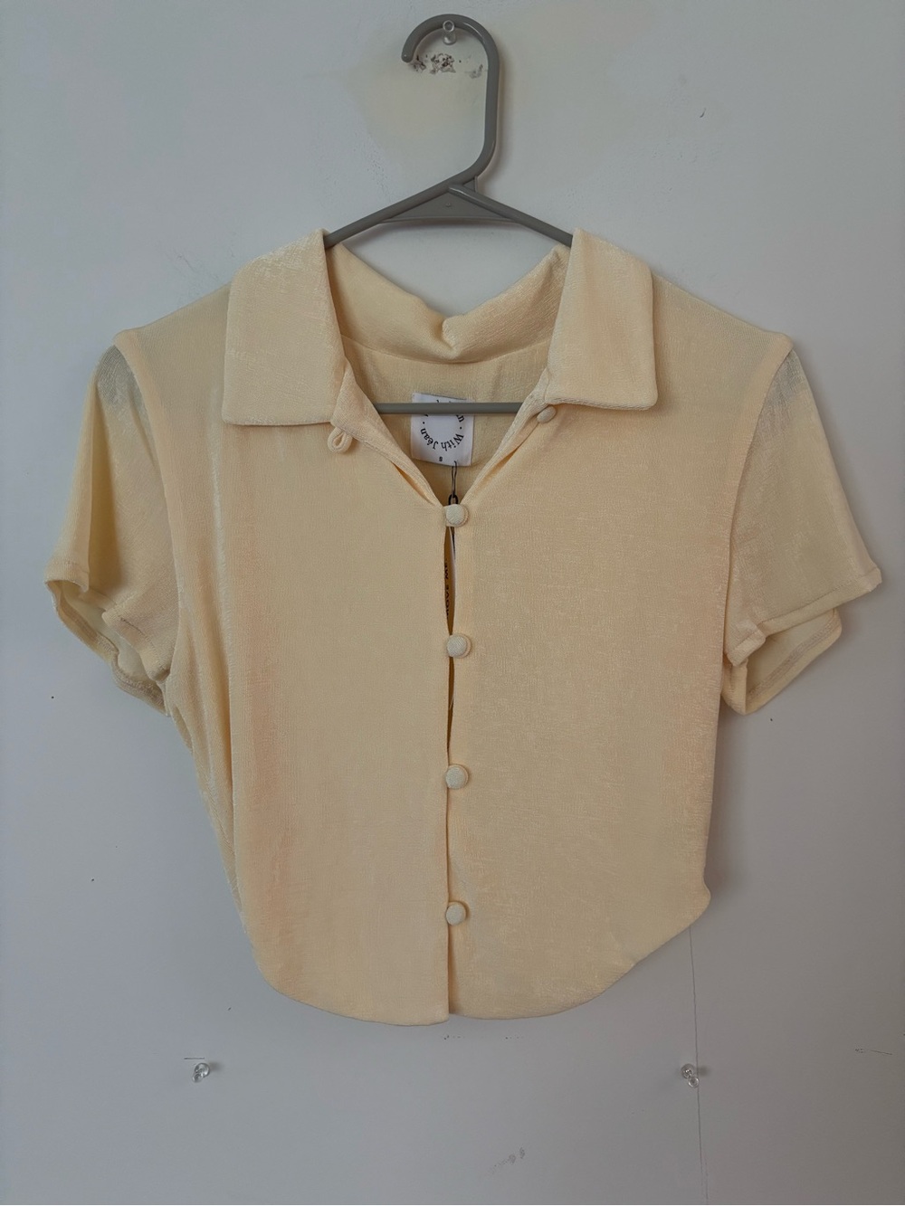 brand new! with jéan butter cream yellow heavy slouch button collar crop blouse